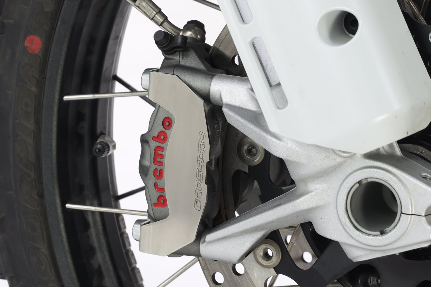 2CP21700850014.JPG - Proteção de Pinça de Travão da Frente •Ducati-» DesertX 2022-2023